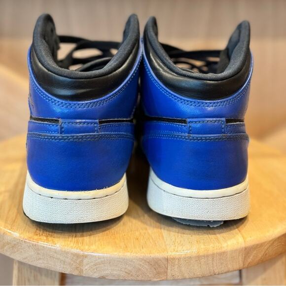 Nike Air Jordan Mid 1 Hyper Royal Boys size 6Y - Picture 7 of 9